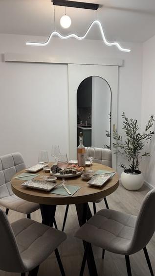 Apartament cu 4 camere semidecomandat în Ștefan cel Mare