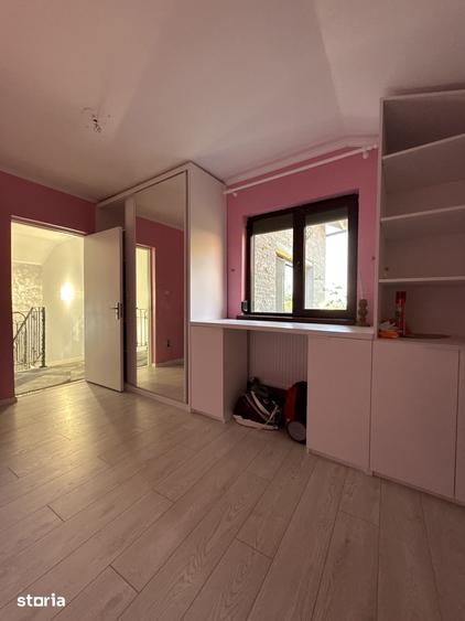 Casă cu 3 camere cu Teren 270 Mp în Lumina