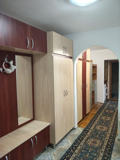 Apartament cu 3 camere decomandat în Sfântu Ilie