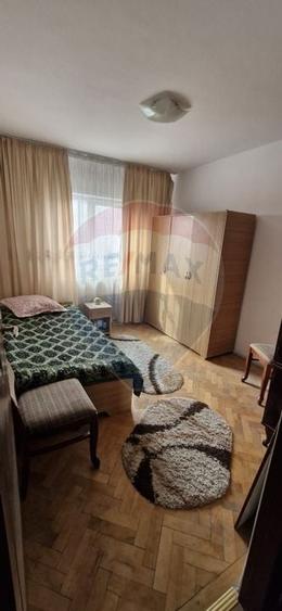 Apartament cu 3 camere în 1 Mai