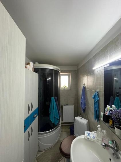 Casă individuală cu 8 camere cu Teren 2354 Mp în Malu Mare