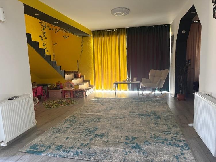 Casă individuală cu 3 camere cu Canalizare în Central