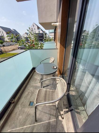 Apartament cu 2 camere semidecomandat, mobilat în Tractorul