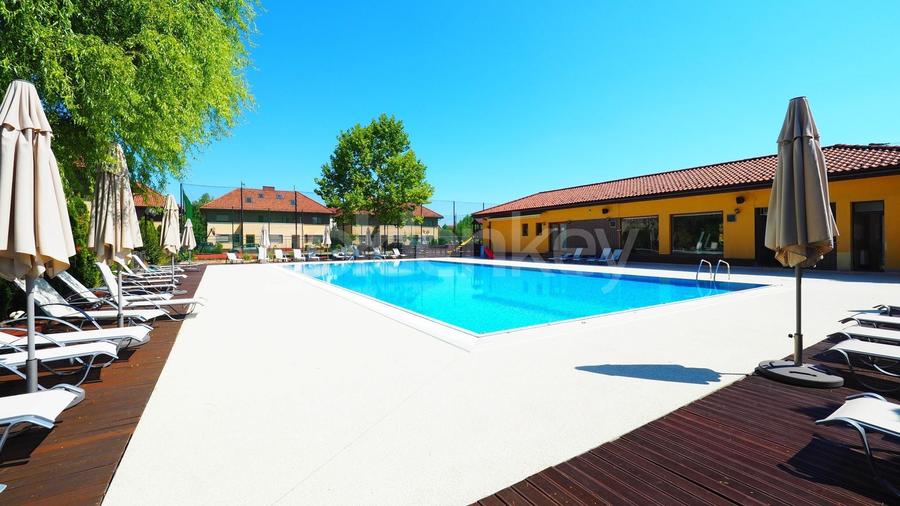 Duplex cu 5 camere cu Piscina în Iancu Nicolae