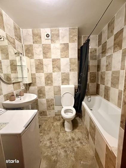 Apartament cu 3 camere decomandat în Romanilor