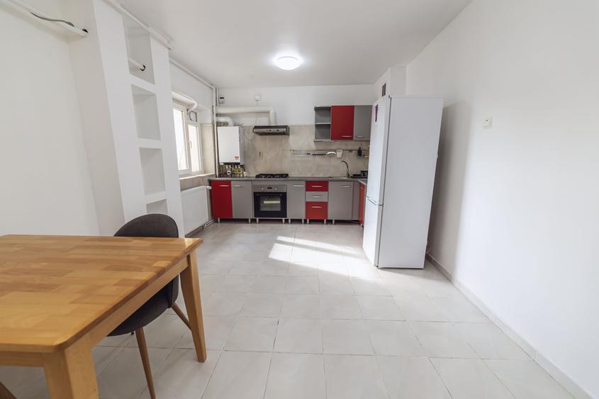Apartament cu 2 camere decomandat, mobilat în Ștefan cel Mare