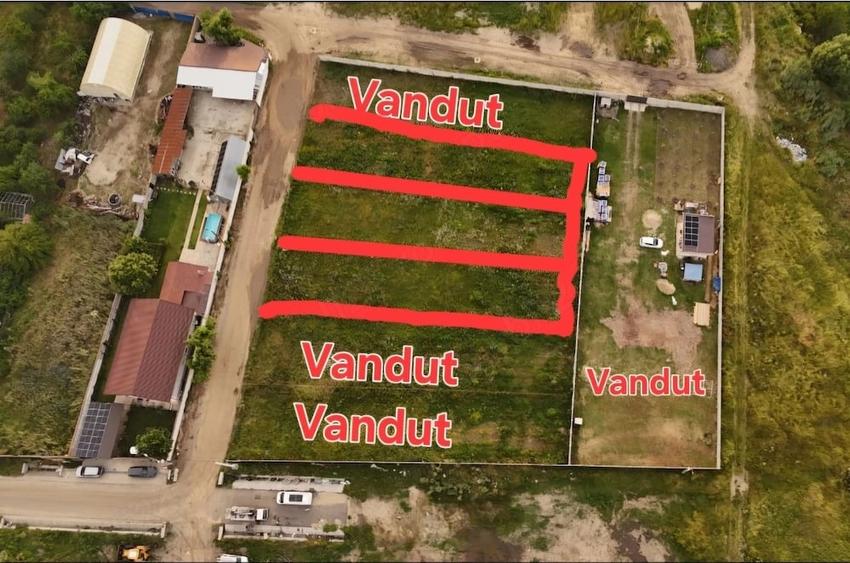 Teren de 700 mp, în Nanov