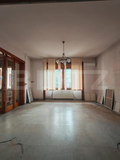 Spațiu comercial, de 473 mp, în Central