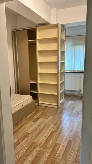 Apartament cu 3 camere decomandat în Dumbrăvița