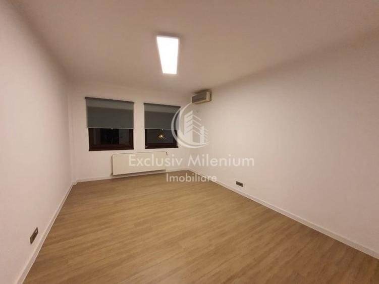 Casă individuală cu 8 camere cu Canalizare în Ultracentral