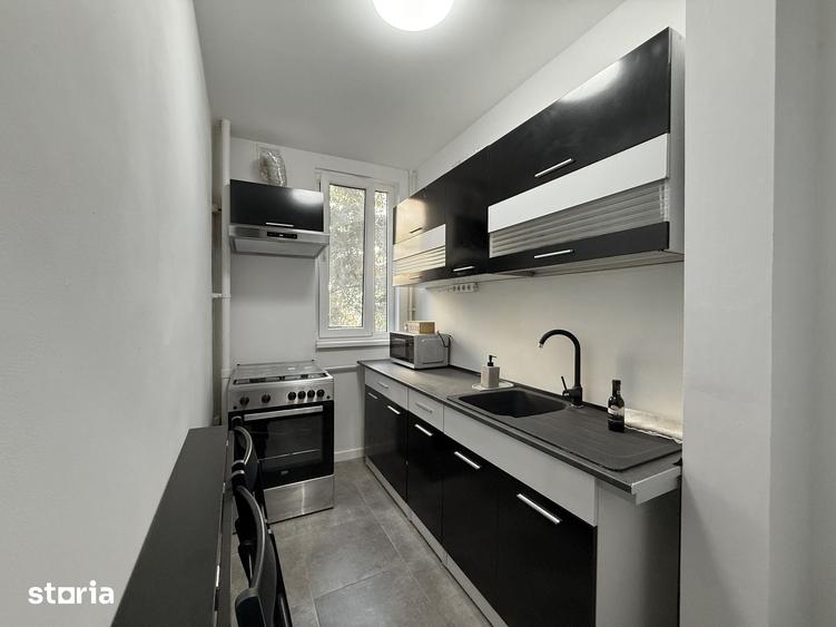 Apartament cu 3 camere semidecomandat în Drumul Taberei