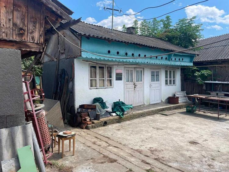 Casă cu 4 camere în Exterior Vest