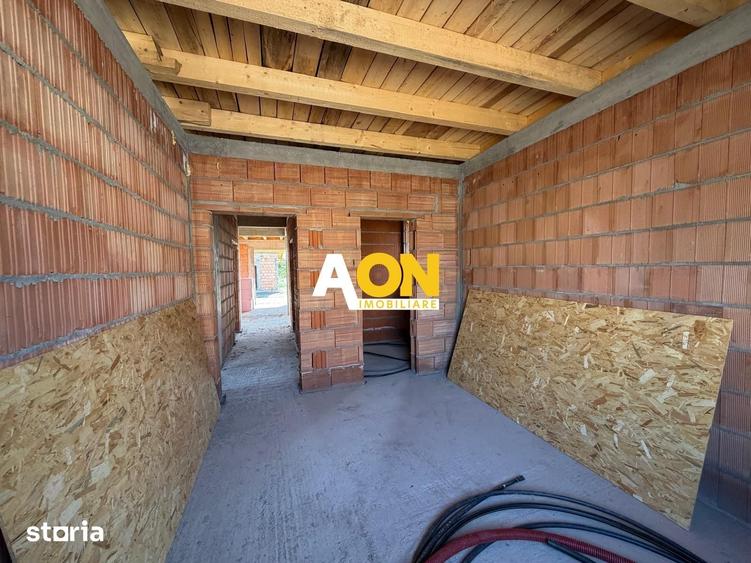 Casă cu 4 camere cu Teren 730 Mp în Lipoveni
