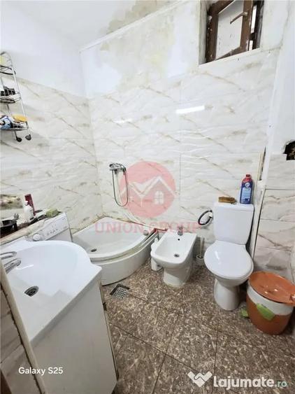 Casă cu 6 camere cu Teren 144 Mp în Casa de Cultură