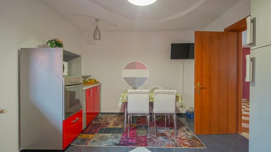 Casă cu 5 camere cu Teren 300 Mp în Central