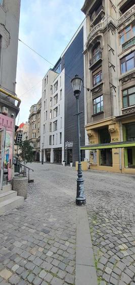 Apartament cu 3 camere semidecomandat în Calea Victoriei