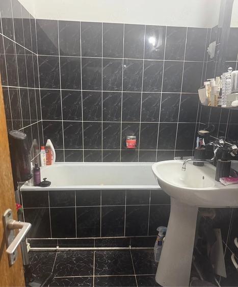 Apartament cu 2 camere decomandat în Frații Golești