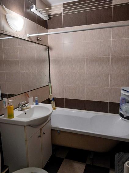 Apartament cu 2 camere semidecomandat în Progresul