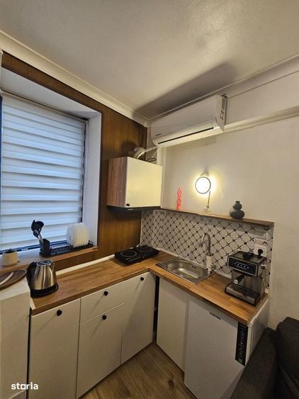 Apartament cu 3 camere nedecomandat, mobilat în Victoriei