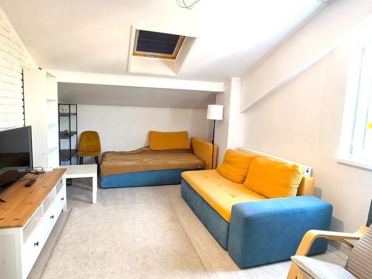 Apartament cu 2 camere decomandat în Banu Manta