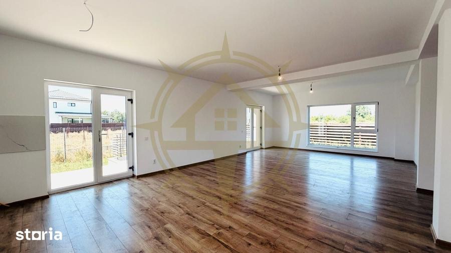 Casă cu 5 camere cu Teren 410 Mp în Corbeanca