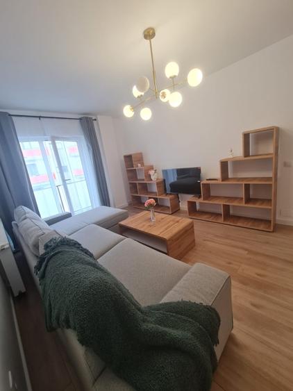 Apartament cu 2 camere semidecomandat, mobilat în Florești — fotografia 3