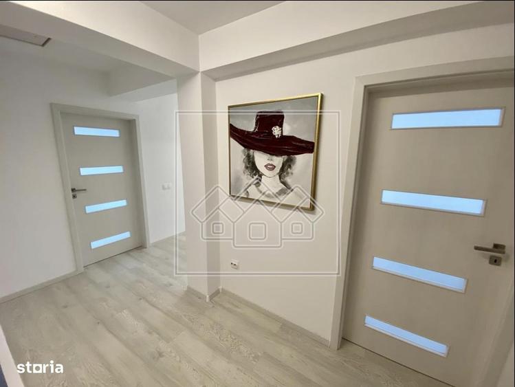 Casă cu 4 camere în Șelimbăr