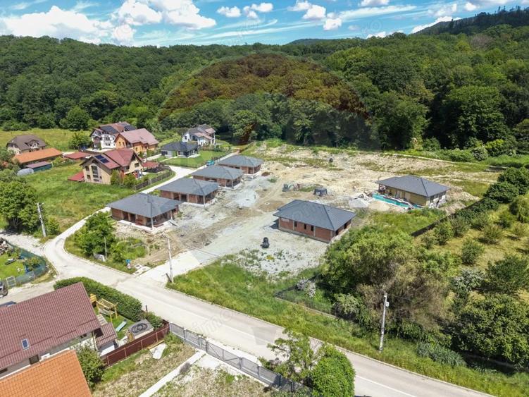 Casă cu 4 camere cu Teren 504 Mp în Primăverii