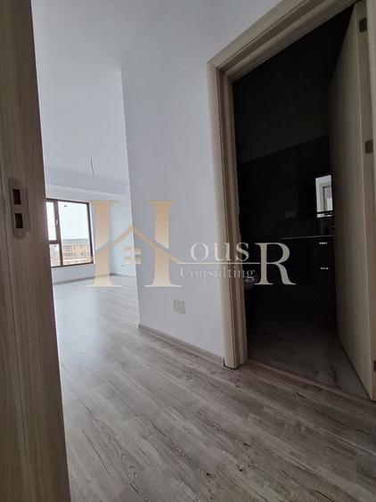 Apartament cu 3 camere decomandat în Girocului