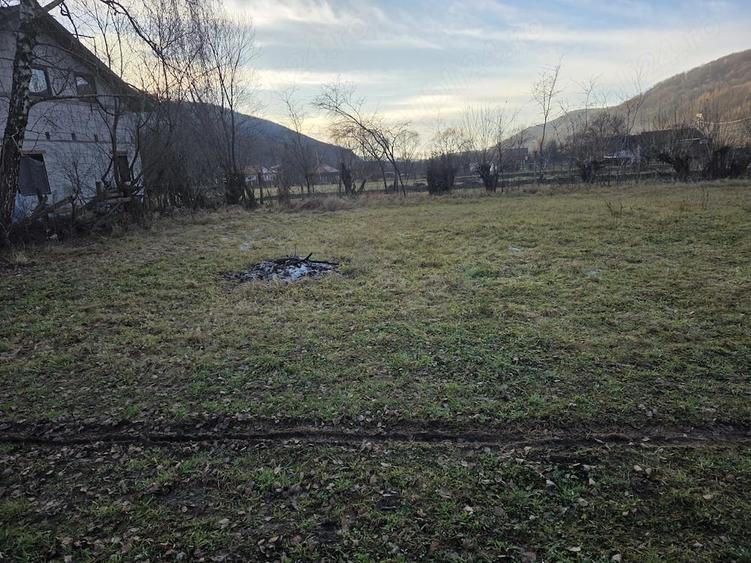 Teren de 700 mp, în Câmpu Cetății