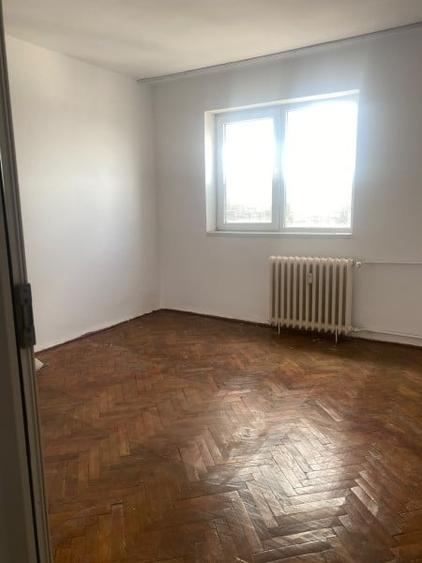 Apartament cu 2 camere decomandat în Km 4-5