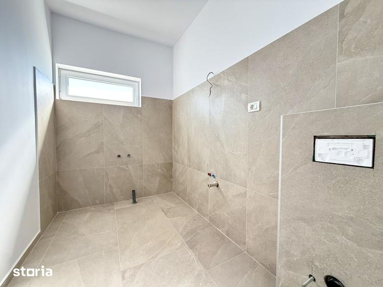 Casă cu 5 camere cu Teren 256 Mp în Ghiroda