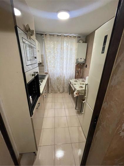 Apartament cu 2 camere semidecomandat în Siret