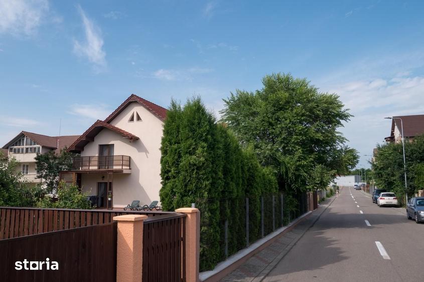 Casă cu 6 camere cu Teren 6000 Mp în Sud