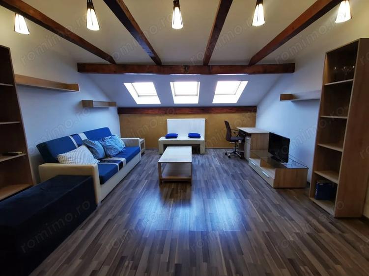 Apartament cu 2 camere semidecomandat în P-ța Unirii