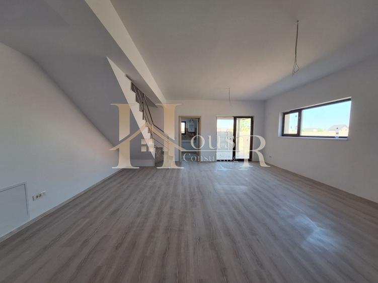 Duplex cu 5 camere cu Canalizare în Moșnița Nouă