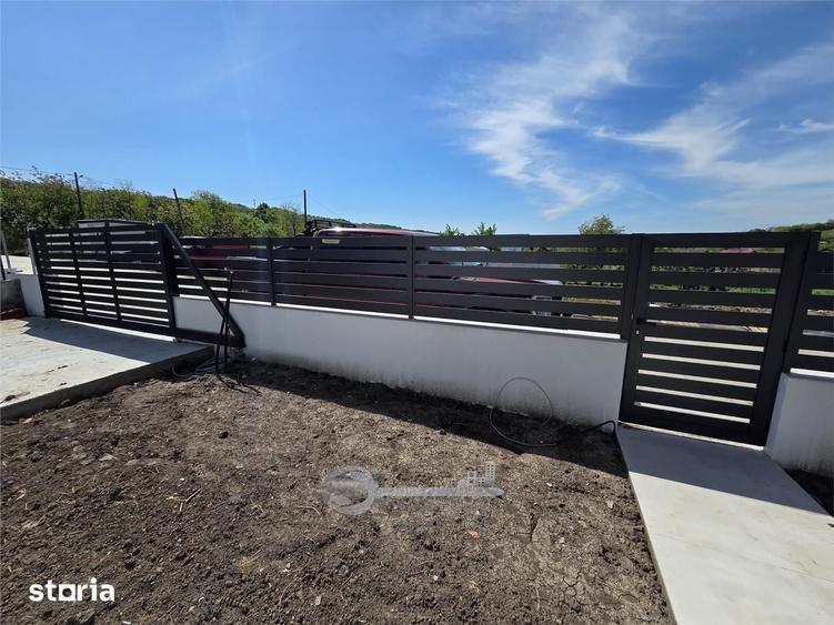 Casă cu 4 camere cu Teren 390 Mp în Miroslava