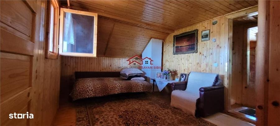 Casă cu 4 camere în Poplaca
