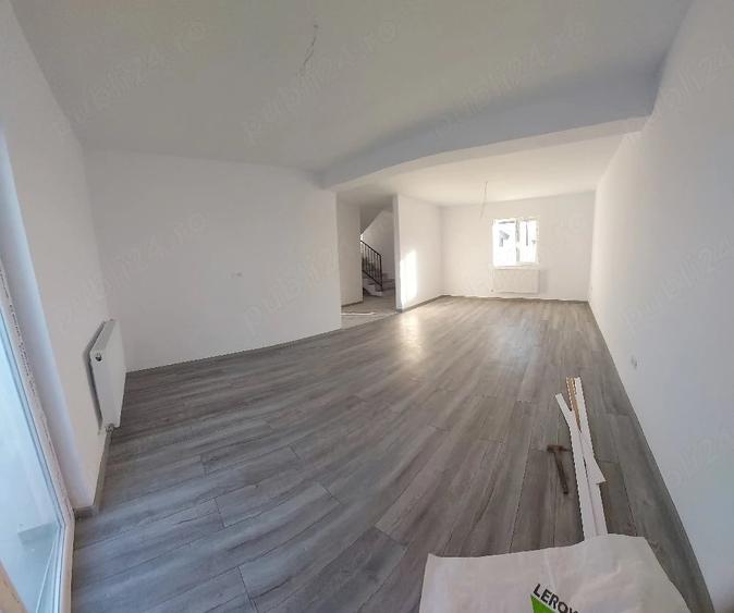 Casă cu 4 camere cu Teren 220 Mp în Vârteju
