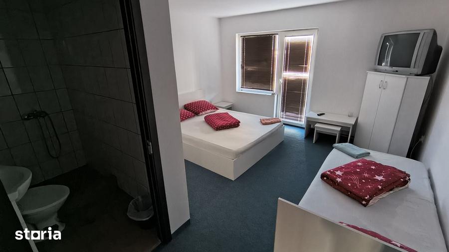Casă cu 10 camere cu Teren 300 Mp în Sânmartin