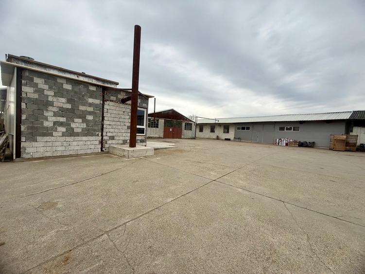 Spațiu industrial, de 2,000 mp, în Central