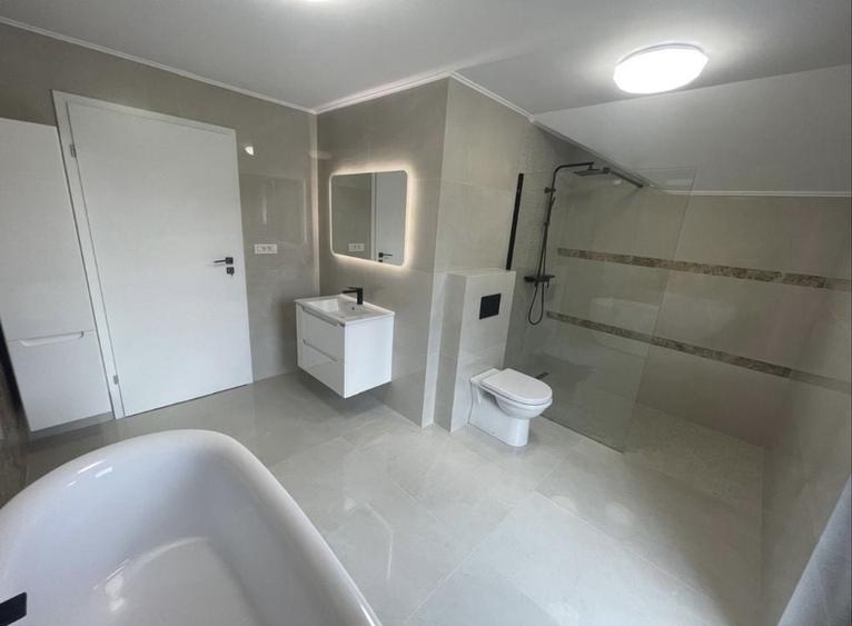 Casă cu 4 camere cu Teren 630 Mp în Central