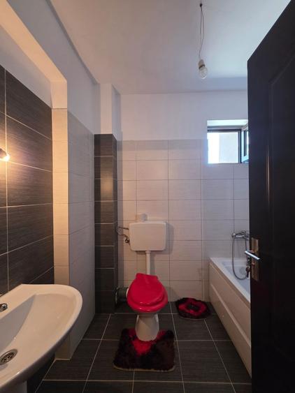 Apartament cu 2 camere decomandat, mobilat în Berceni