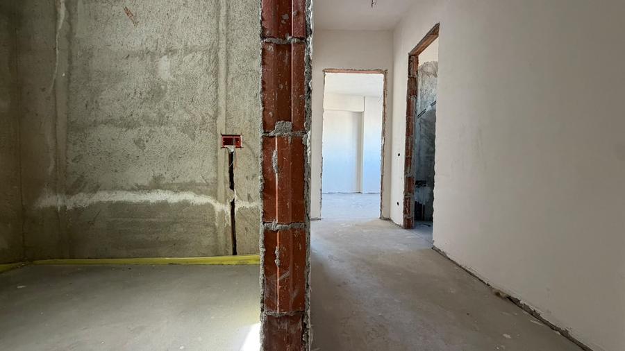 Apartament cu 3 camere decomandat în P-ța Unirii