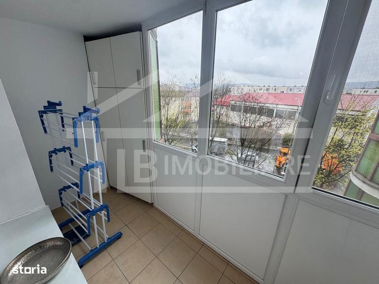 Apartament cu 3 camere semidecomandat în Unirii