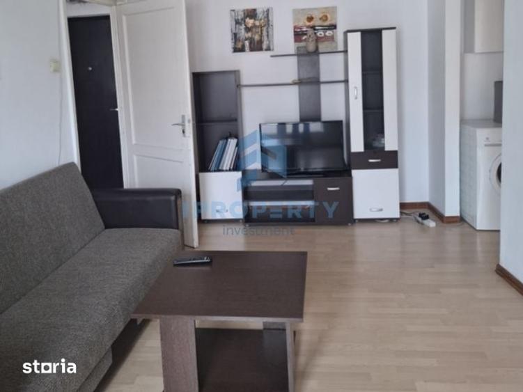 Apartament cu 2 camere semidecomandat în Centrul Civic