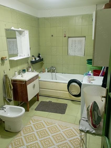 Casă cu 6 camere cu Teren 3100 Mp în Pișchia