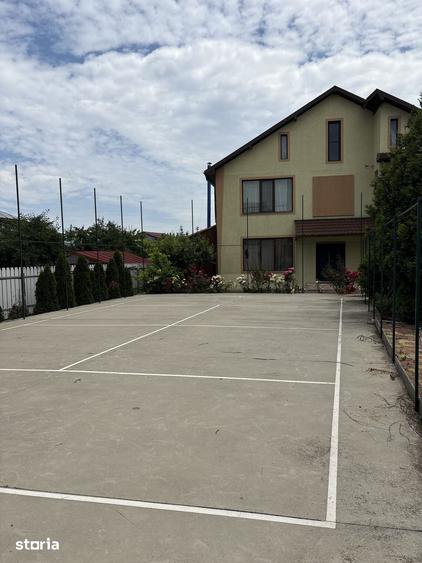 Casă cu 5 camere cu Teren 1700 Mp în Central