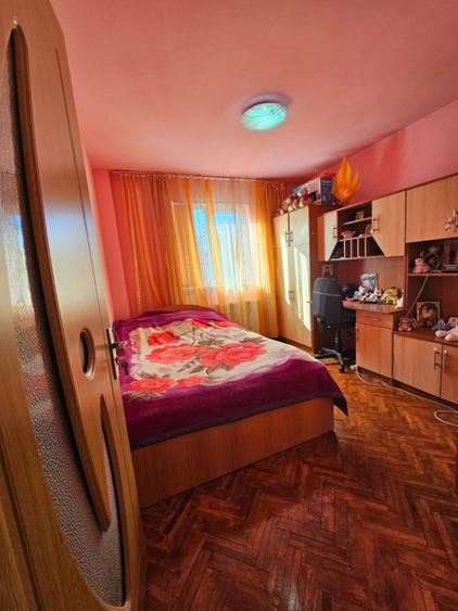 Apartament 2 camere,etaj 2 zona Dacia - 4