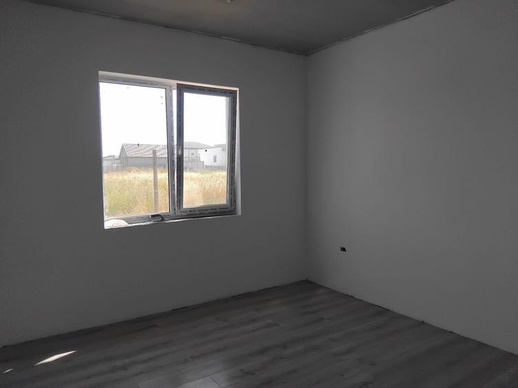 Casă cu 4 camere cu Teren 400 Mp în Sud